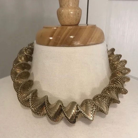 Statement necklace gold plated with box - Picture 4 of 4